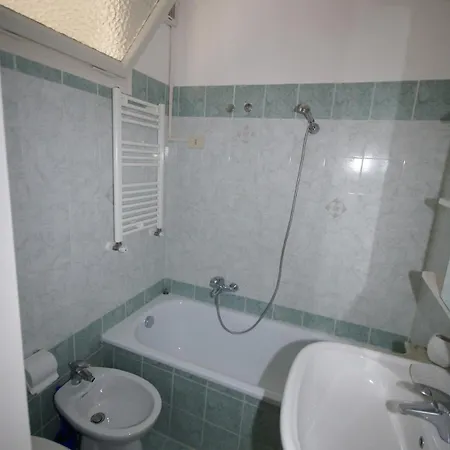 Three Bedroom With A View In Monti *