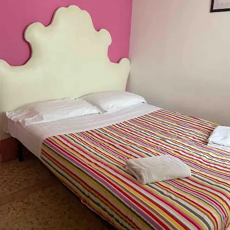 Three Bedroom With A View In Monti 아파트