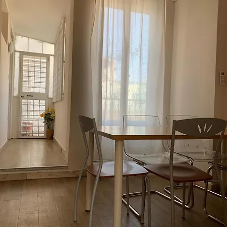 아파트 Three Bedroom With A View In Monti 로마