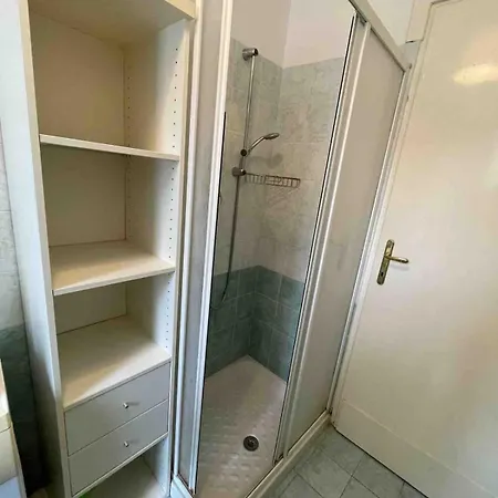 Three Bedroom With A View In Monti *